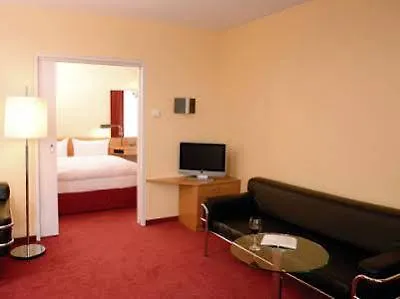 إن إتش 4*